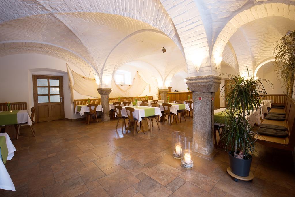 Fischhof Beer Hotel Mitterteich Exterior photo